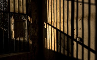 Juridique détention arbitraire : violations droits Iran